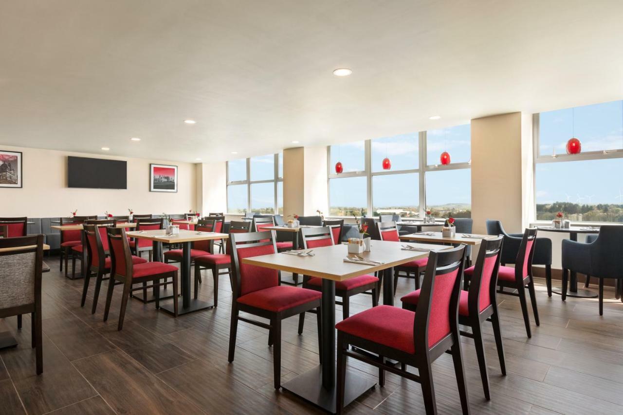 Ramada East Kilbride Hotel Bagian luar foto