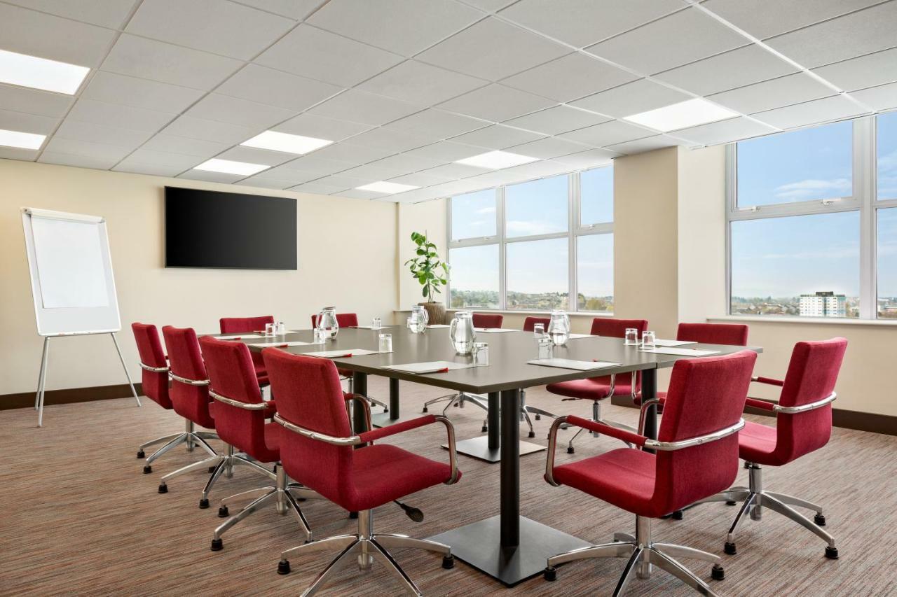 Ramada East Kilbride Hotel Bagian luar foto