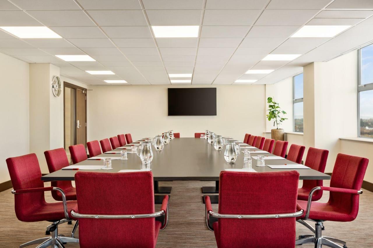 Ramada East Kilbride Hotel Bagian luar foto
