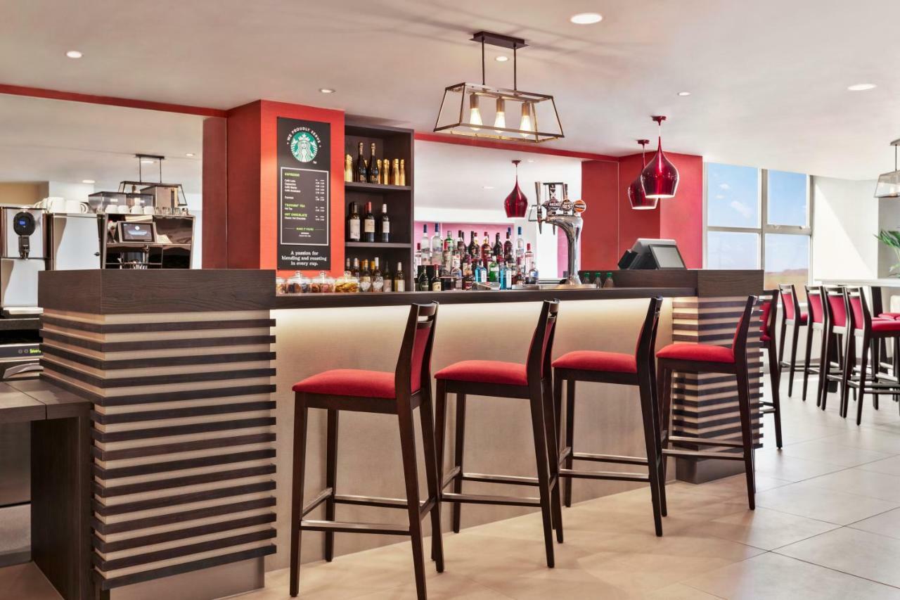 Ramada East Kilbride Hotel Bagian luar foto